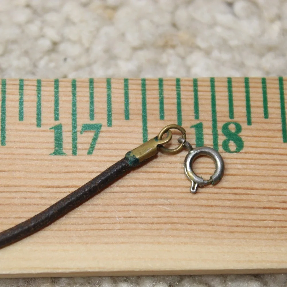 Vintage Star Pendant Leather Cord Necklace 18 Inch Brown Silver Tone Y2K Boho
